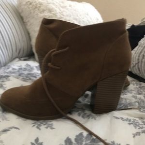 Forever 21 bootie size 6.5